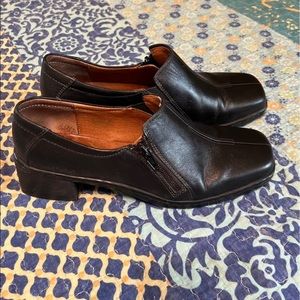 Josef Seibel black leather loafers women’s 37 6.5